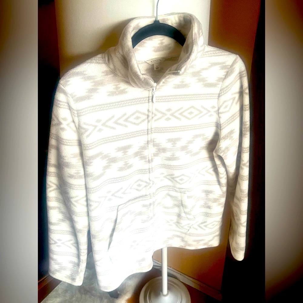 Fleece top, size L. Brand Sonoma, color white/cream.
